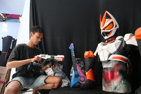 Pengrajin Kostum Cosplay di Jombang Mendapat Banjir Pesanan Hingga ke Luar Negeri