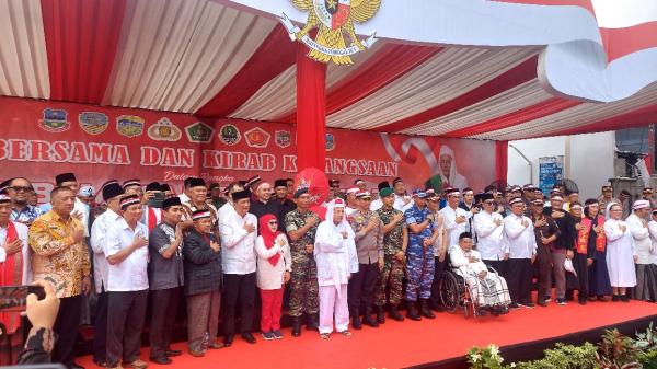Habib Luthfi Persembahkan Apel Kebangsaan dan Kirab Merah Putih untuk TNI-Polri dan Umat