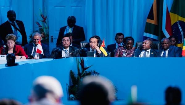 Hadapi Krisis Dunia, Jokowi Gaungkan Spirit Bandung di Forum KTT BRICS