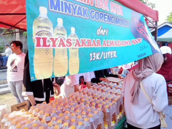 Ilyas Akbar Almadani Gelar Acara Tebus Minyak Goreng Rp 13 Ribu per Liter