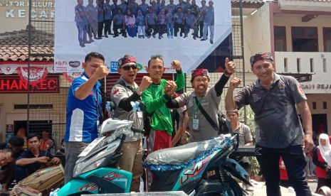 Peingati HUT Kemerdekaan, Warga Kecapi Kota Cirebon Gelar Jalan Santai Berhadiah