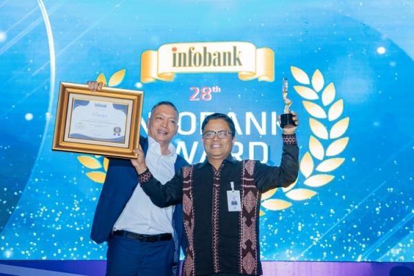 Raih Predikat Kinerja Sangat Bagus, Bank Sumut Sabet Golden Trophy Infobank Awards 2023