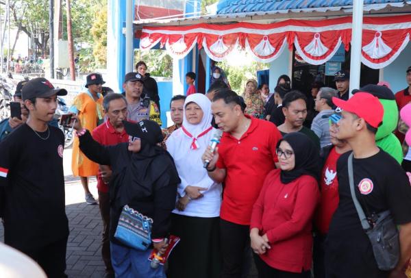 Pesta Rakyat di Keputih Meriah, Warga Kompak Pakai Baju Adat Nusantara