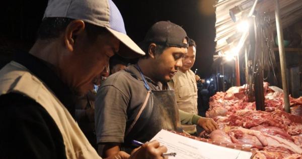 Daging Sapi Mencurigakan Masuk Surabaya, Diperiksa Ternyata Glonggongan, Begini Modusnya