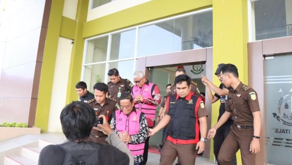 Tangan Diborgol, 2 Wakil Rektor Unsulbar Resmi Jadi Tersangka dan Ditahan