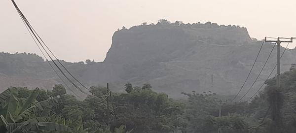 Polusi Debu Tambang Batu di Pegunungan Puloampel, Selalu Cemari Pemukiman Warga