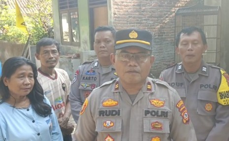 Warga Kesambi Cirebon Sulit Mendapatkan Air Bersih, Polisi Turun Tangan