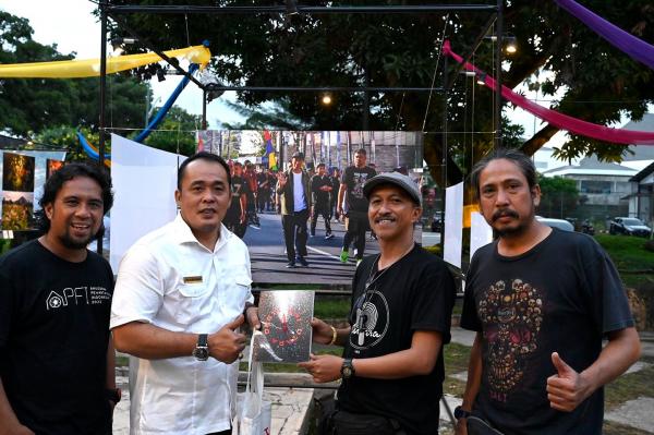 Aulia Rachman Kunjungi Pameran Foto Destinasi Utara di Medan