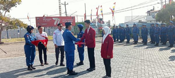 Anggota Ditpolairud Polda Jateng Terima Beasiswa Kuliah Gratis dari Universitas Safin Pati