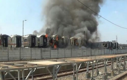 Sejumlah Gerbong Kereta Api di Stasiun KA Purwakarta Terbakar Hebat, Diduga Ini Penyebabnya