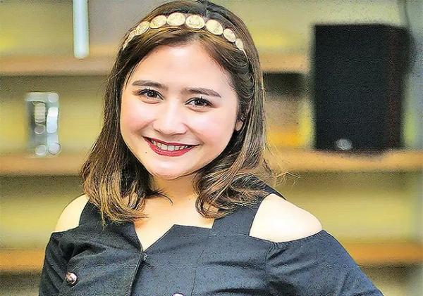 2 Tahun Jomblo, Artis Cantik Prilly Latuconsina Ngaku Tidak Ada yang Dekati