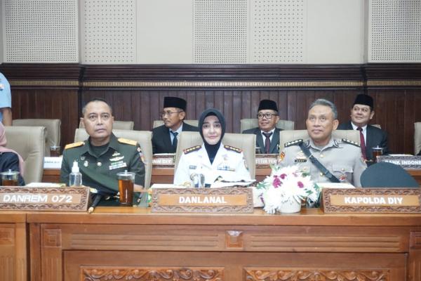 Danrem 072 Pamungkas Hadiri Rapat Paripurna DPRD DIY Pelantikan PAW Anggota Dewan