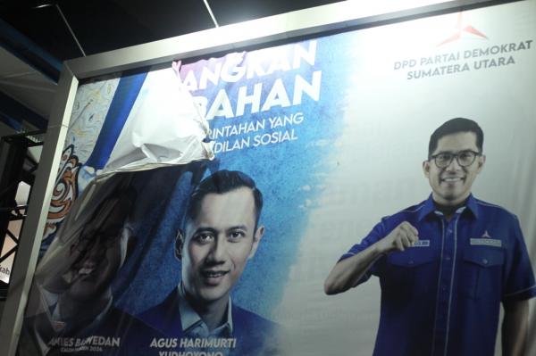 Ekspresikan Kekecewaan, Partai Demokrat Sumut Turunkan Baliho Bergambar Anies Baswedan 