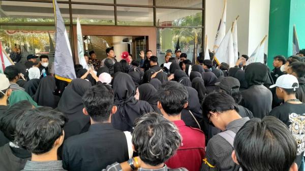 Data Mahasiswa Baru Aman, Rektor UIN Raden Mas Said Cabut SK Pembekuan Dema