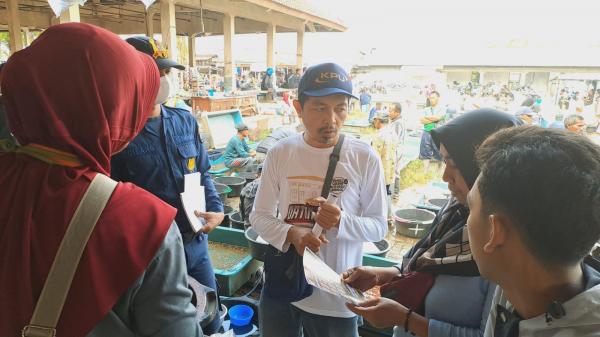 Kirab Pemilu Serentak, KPU Banjarnegara Blusukan ke Pasar Tradisional