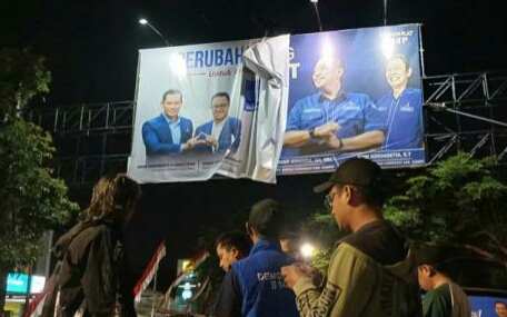 Imbas Duet Anies-Cak Imin, Ratusan Baliho Anies di Semarang Dicopot Kader Demokrat