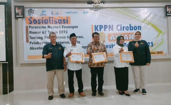 Miliki Data Penyaluran Dana Desa yang Baik, 3 Desa asal Indramayu Raih Penghargaan dari KPPN Cirebon