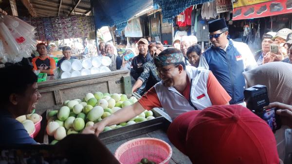 Bacapres Anies Baswedan Pantau Harga dan Sapa Pedagang Pasar Induk Cikurubuk Kota Tasikmalaya