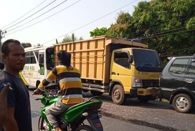 Bus Rombongan Atlet Arung Jeram dan KONI Muba Mengalami Kecelakaan Beruntun