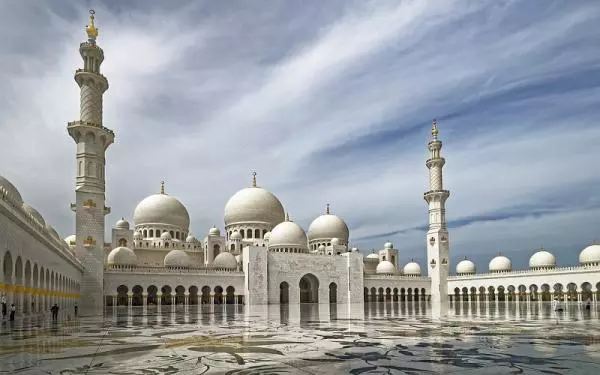 Masjid Agung Sheikh Zayed, Sangat Ikonik di Abu Dhabi