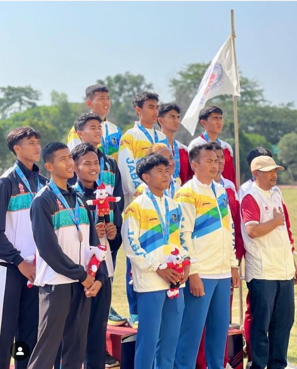 Pelajar SMANTIC Kabupaten Bogor Kembali Berjaya, Raih Emas Estafet 4x400 M di Popnas 2023