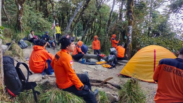 Tim SAR Cari Pria 61 Tahun yang Hilang di Gunung Bawakaraeng