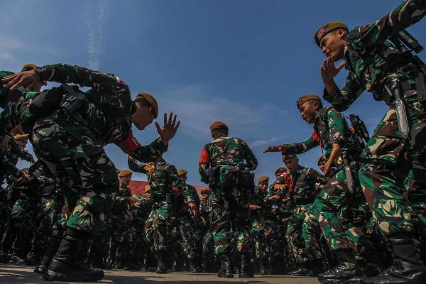 Potret Suasana Pemberangkatan Pasukan Satgas Pengamanan Perbatasan RI-Malaysia Kodam II Sriwijaya