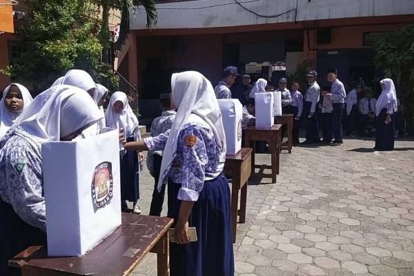 SMP Bina Karya Surabaya Pilih Ketua OSIS dengan Sistem Pemilu