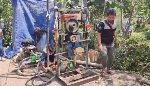 13 Tahun Warga Kebonpedes Krisis Air Bersih, Polres Sukabumi Kota Beri Bantuan Sumur Bor  