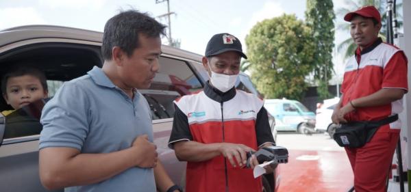 Hari Pelanggan, Pertamina Patra Niaga Kalimantan Kampanyekan Energi Bersih dan Produk Daur Ulang