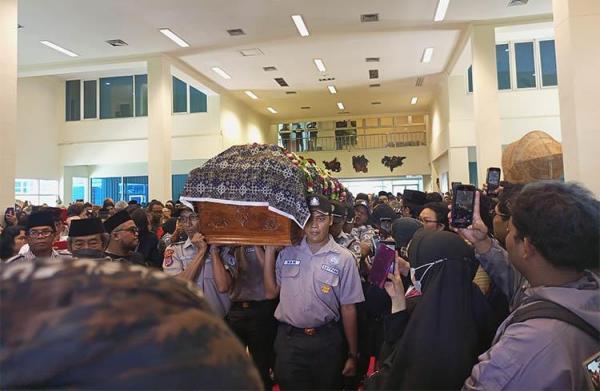 Suara Gamelan Iringi Prosesi Pemakaman Rektor ISI Yogyakarta