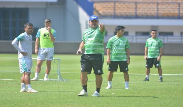 Delapan Pemain Dipanggil Timnas, Bojak Hodak Pilih Latihan Bareng Akademi Persib