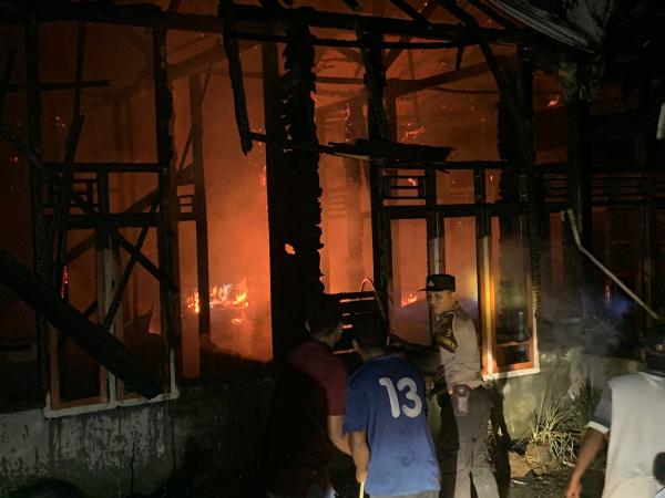 Satu Rumah Warga Giri Mulya Ludes dilalap Si Jago Merah