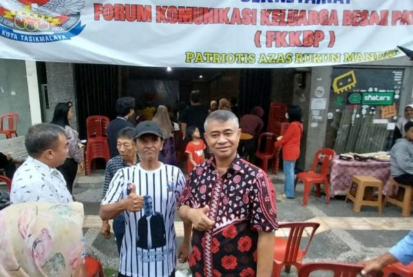 Muslim Dampingi Langsung Warga Miskin di Tasikmalaya Dapatkan Bantuan