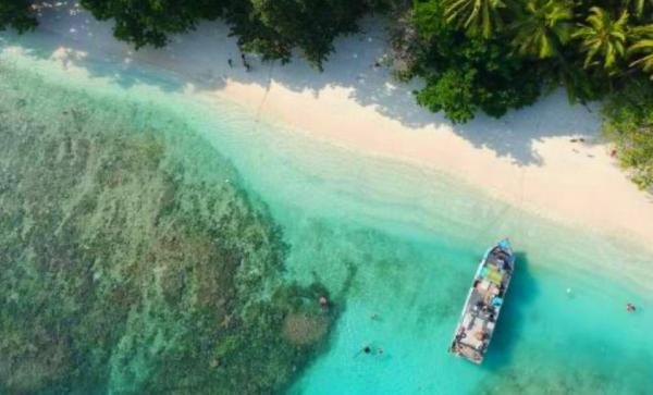 Kunjungi Keindahan Serpihan Surga Pulau Sebuku, Pecinta Snorkeling Wajib Datang