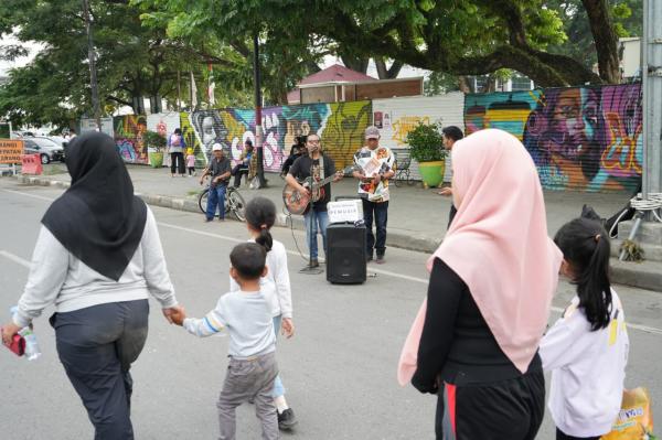 CFD Medan Menjadi Wadah Bagi Musisi Jalanan Berkreasi