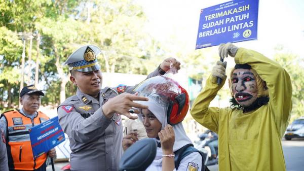 Polres Indramayu Gelar Sosialisasi Operasi Zebra Lodaya 2023, Buta-butaan Turun ke Jalan