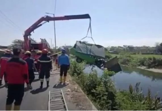 Tragis! Kecelakaan Odong-odong Sarat Penumpang Terjun ke Sungai, 6 Orang Luka-luka