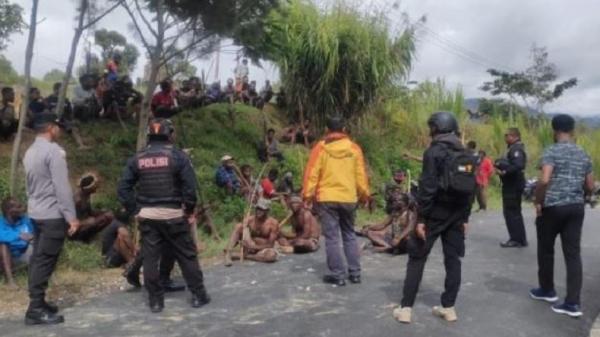Gegara Kecelakaan, 2 Kelompok Warga di Jayawijaya, Saling Serang Pakai Panah