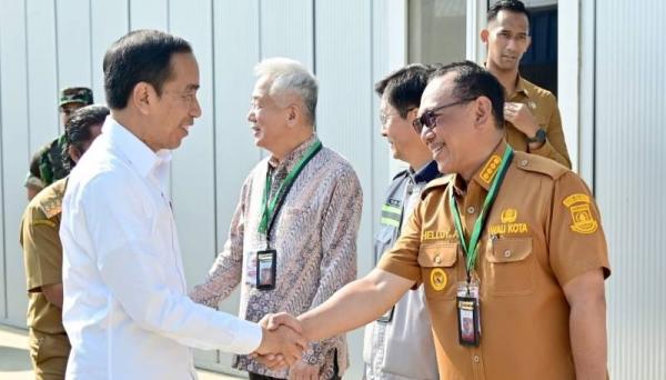 Kunjungi Cilegon, Jokowi Paparkan Bansos dan Pantau Harga Sembako di Pasar Kranggot