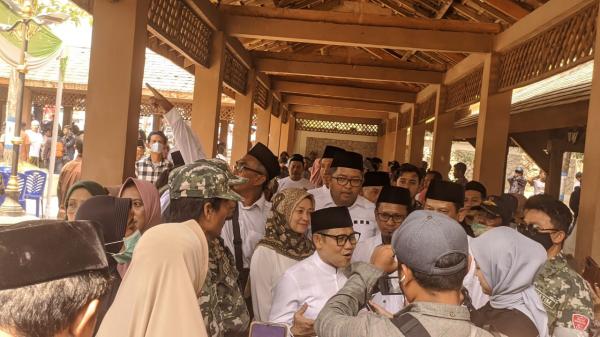 DPP PKB Gelar Tour De Wali Songo, Gus Muhaimin Ngalap Berkah Ziarah Ke Sunan Derajat Lamongan
