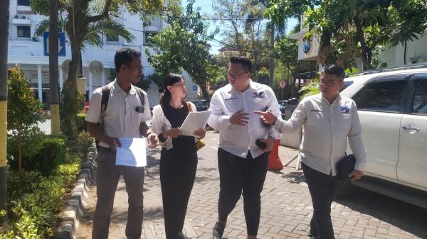 Caleg Perindo Surabaya Michael SH MH Berhasil Pertemukan Ibu dan Anak yang Terpisah 2 Tahun