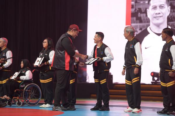Wakili Perbasi Jabar, Wasit Asal Bogor Budi Marfan Raih Penghargaan Menpora RI