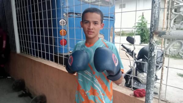 Perjalanan Inspiratif Fauzan Ramadhan: Petinju Remaja Cilegon Bergaya Counter Boxer