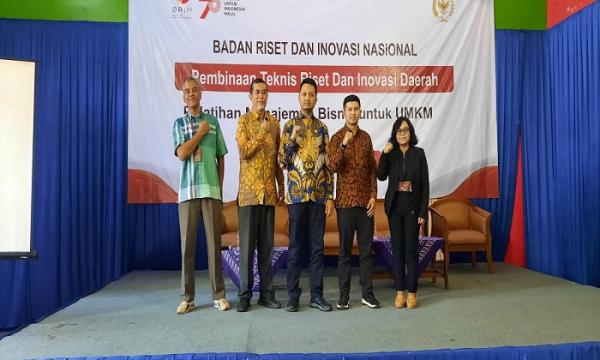 Komisi VII DPR RI Gandeng BRIN Latih Ribuan UMKM di Bandung soal Manajemen Bisnis