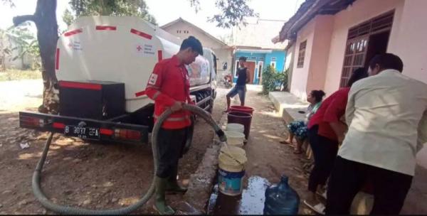 Kekeringan! 171 Ribu Liter Air Bersih Didistribusikan ke 15 Kelurahan Kota Depok