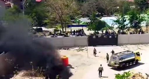 Bentrok Kelompok Warga di Kupang, Motor Wartawan Juga Dibakar