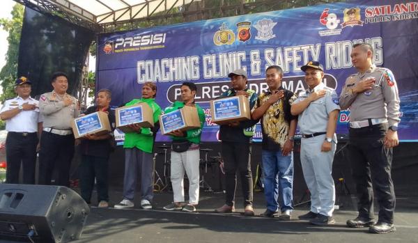 Coaching Clinic dan Safety Riding Diserbu Banyak Pengemudi Ojol