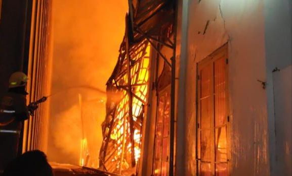 Detik-Detik Museum Nasional Kebakaran Butuh 4 Jam Padamkan Api, Barang Bersejarah Berhasil Diamankan