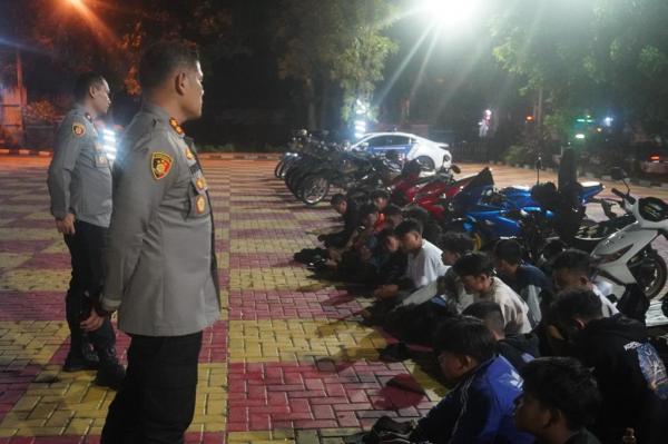 Bawa Senjata Tajam, Belasan Remaja Diduga Geng Motor Digiring ke Mapolres Purwakarta